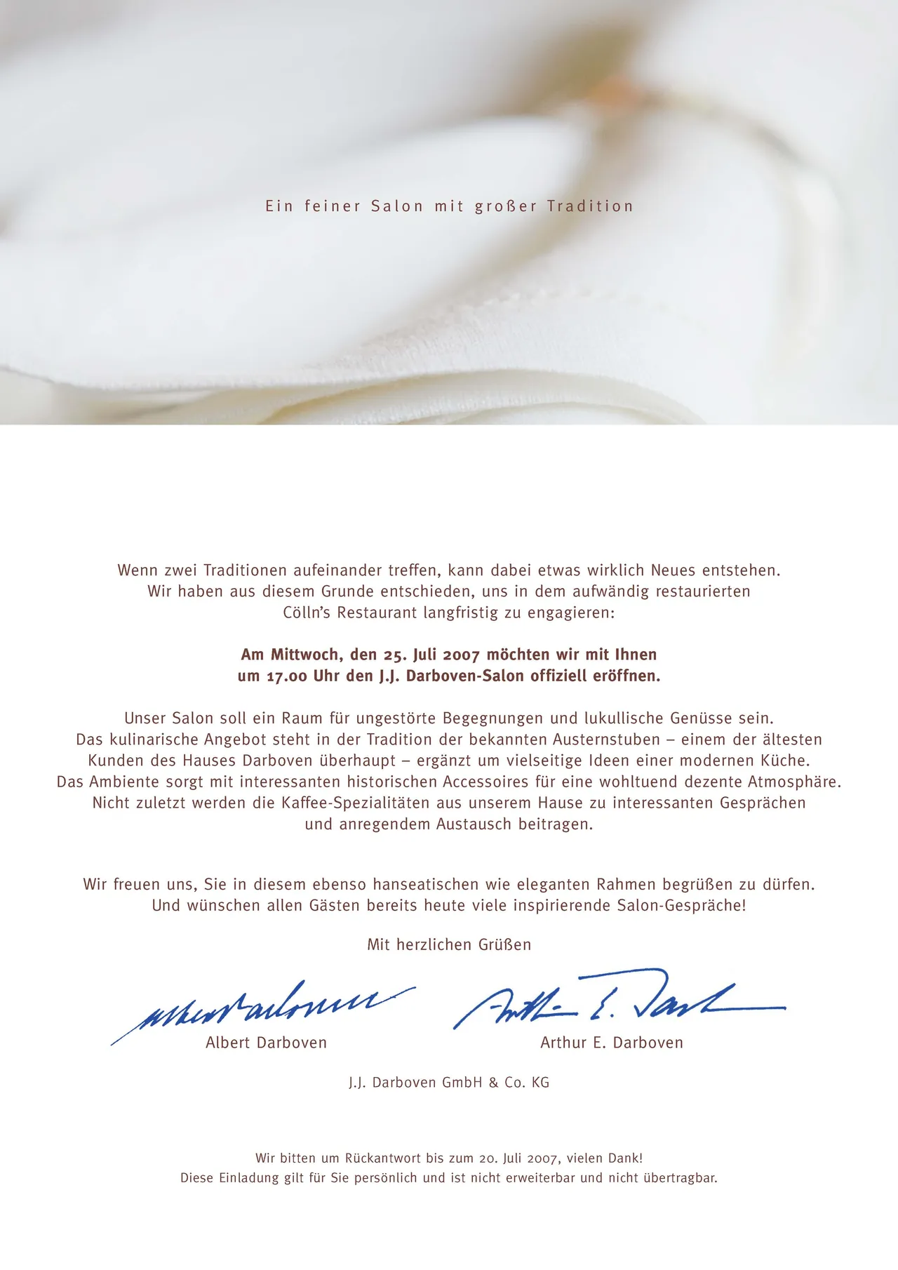 Einladungsbrief mit zwei Unterschriften auf hellem Papier