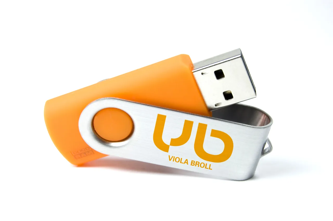 USB-Stick mit dem Logo von Viola Broll in Orange